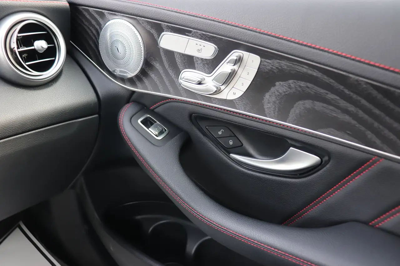 Mercedes-Benz GLC снимка Mercedes-Benz GLC
