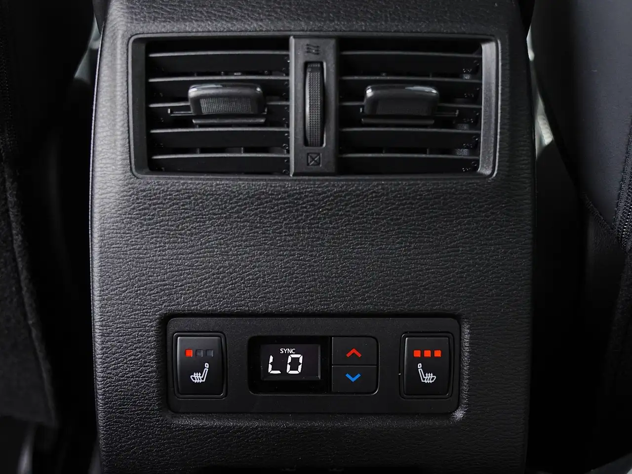 Mitsubishi Outlander photo Mitsubishi Outlander