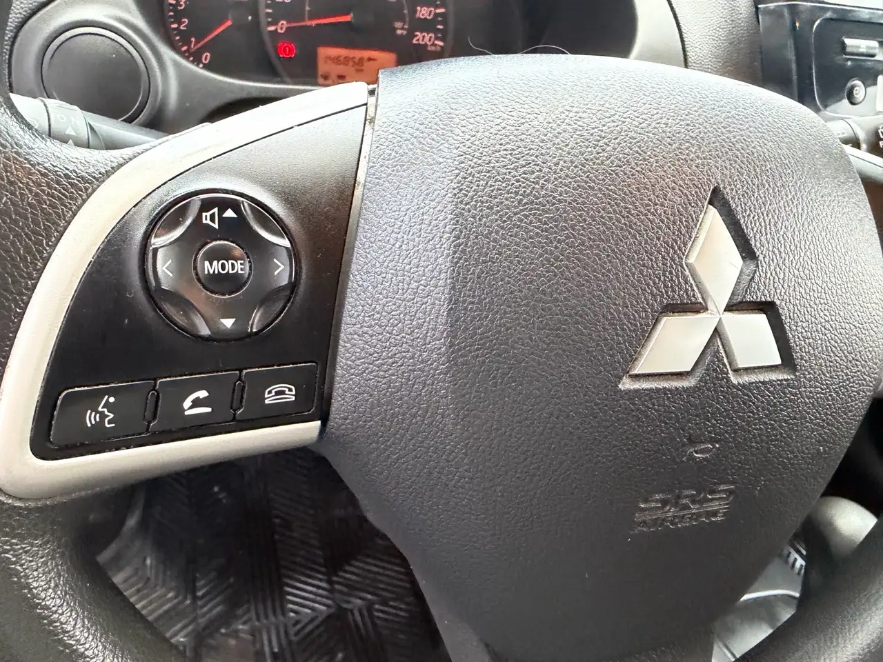 Mitsubishi Mirage photo Mitsubishi Mirage