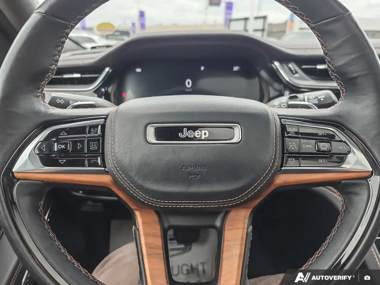 Jeep Grand Cherokee photo Jeep Grand Cherokee
