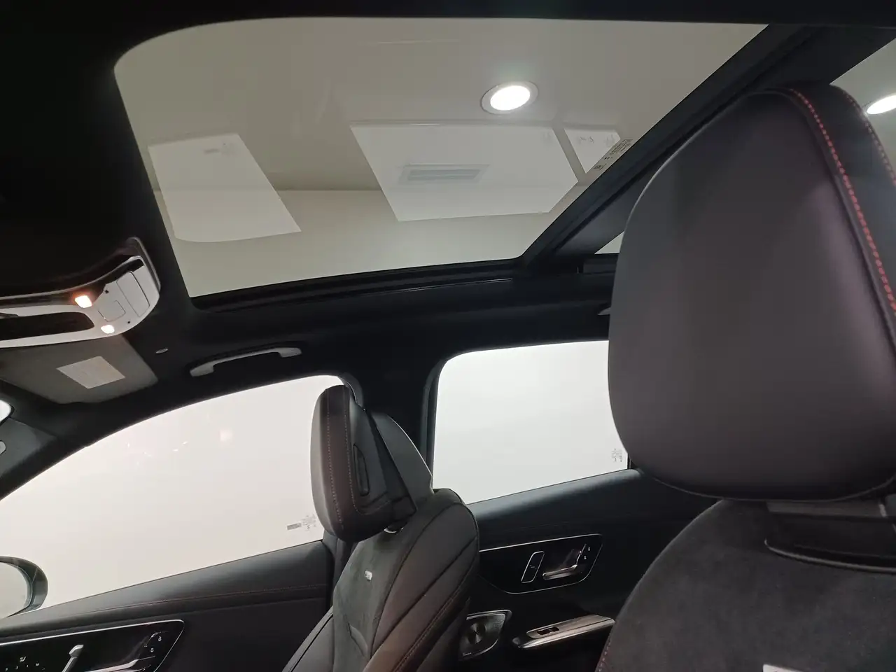 Mercedes-Benz GLC photo Mercedes-Benz GLC