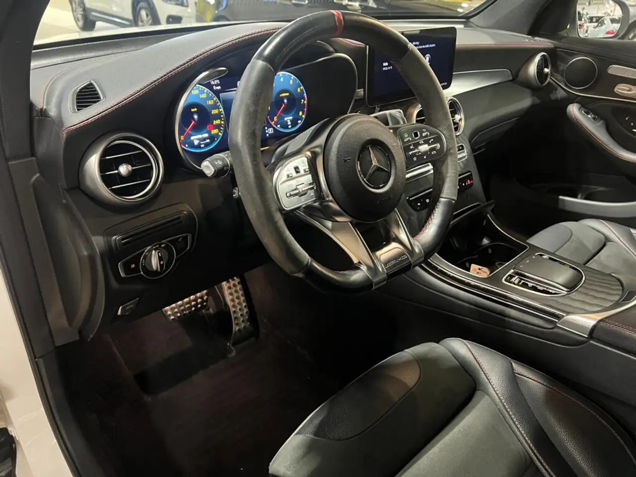 Mercedes-Benz GLC снимка Mercedes-Benz GLC