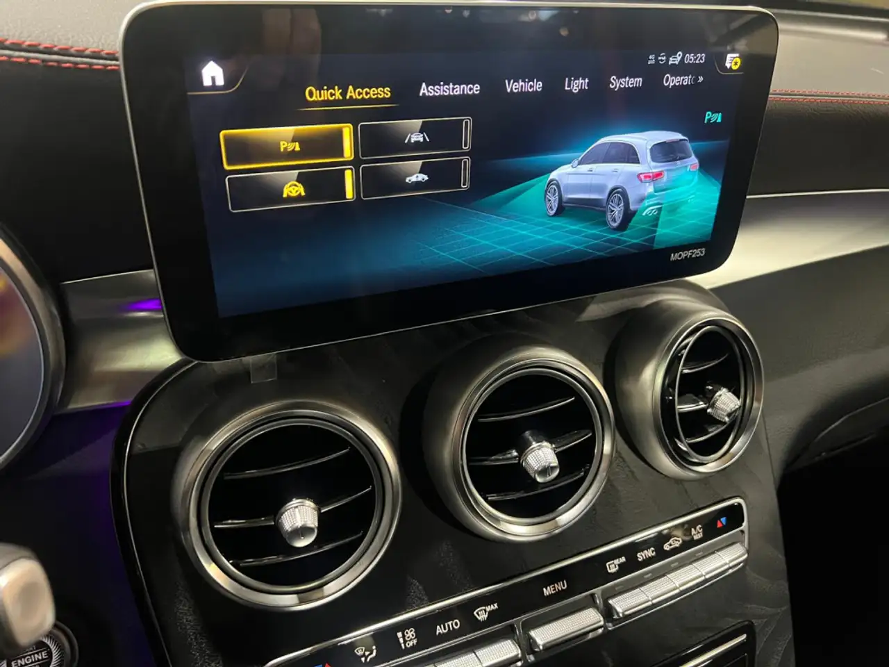 Mercedes-Benz GLC снимка Mercedes-Benz GLC