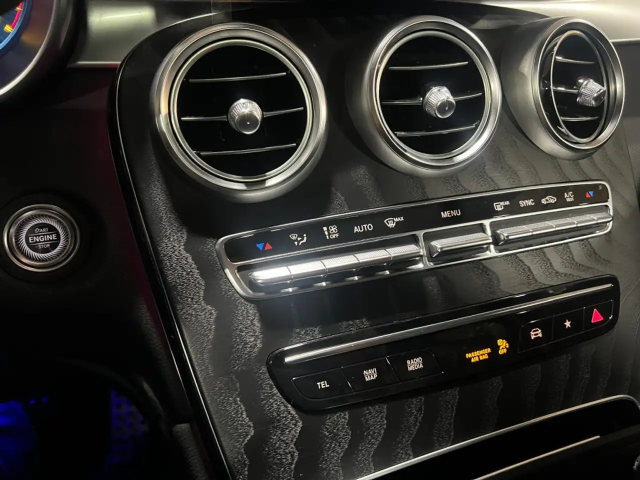 Mercedes-Benz GLC снимка Mercedes-Benz GLC