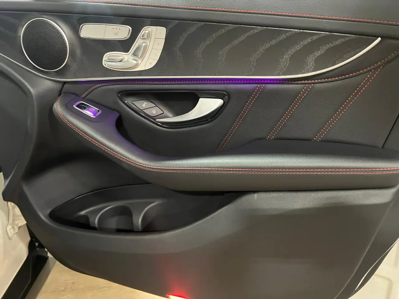 Mercedes-Benz GLC снимка Mercedes-Benz GLC