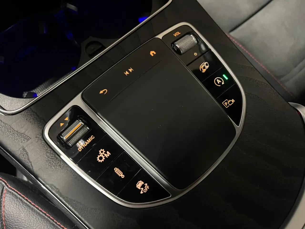 Mercedes-Benz GLC снимка Mercedes-Benz GLC
