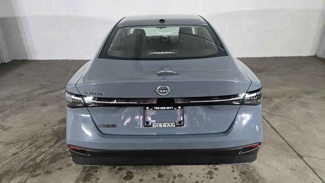 Nissan Sentra снимка Nissan Sentra