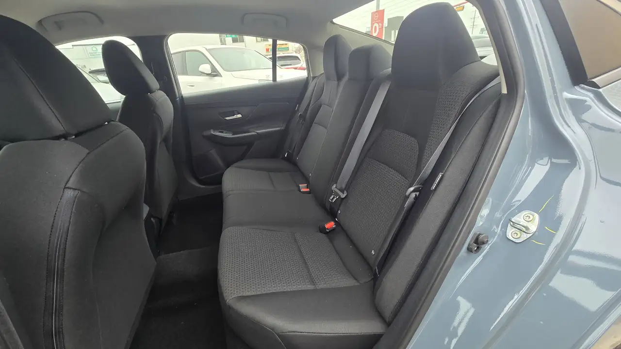 Nissan Sentra снимка Nissan Sentra