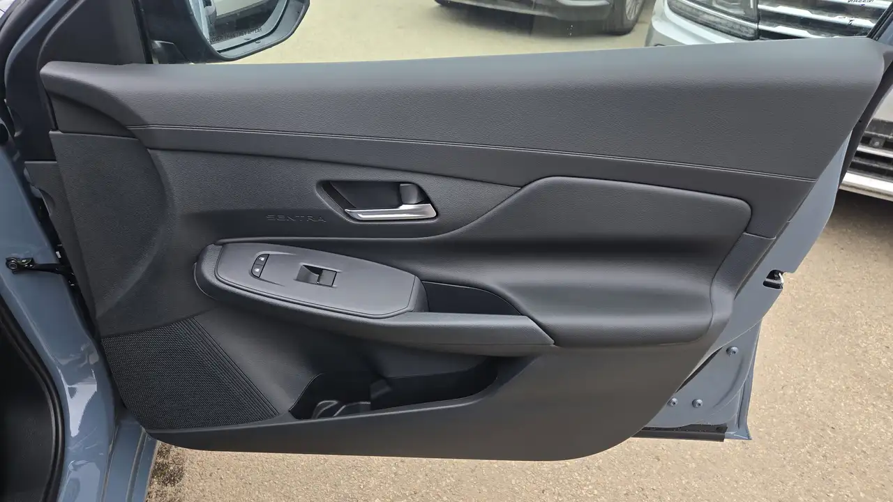 Nissan Sentra снимка Nissan Sentra
