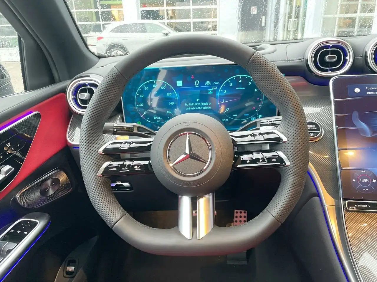 Mercedes-Benz GLC снимка Mercedes-Benz GLC