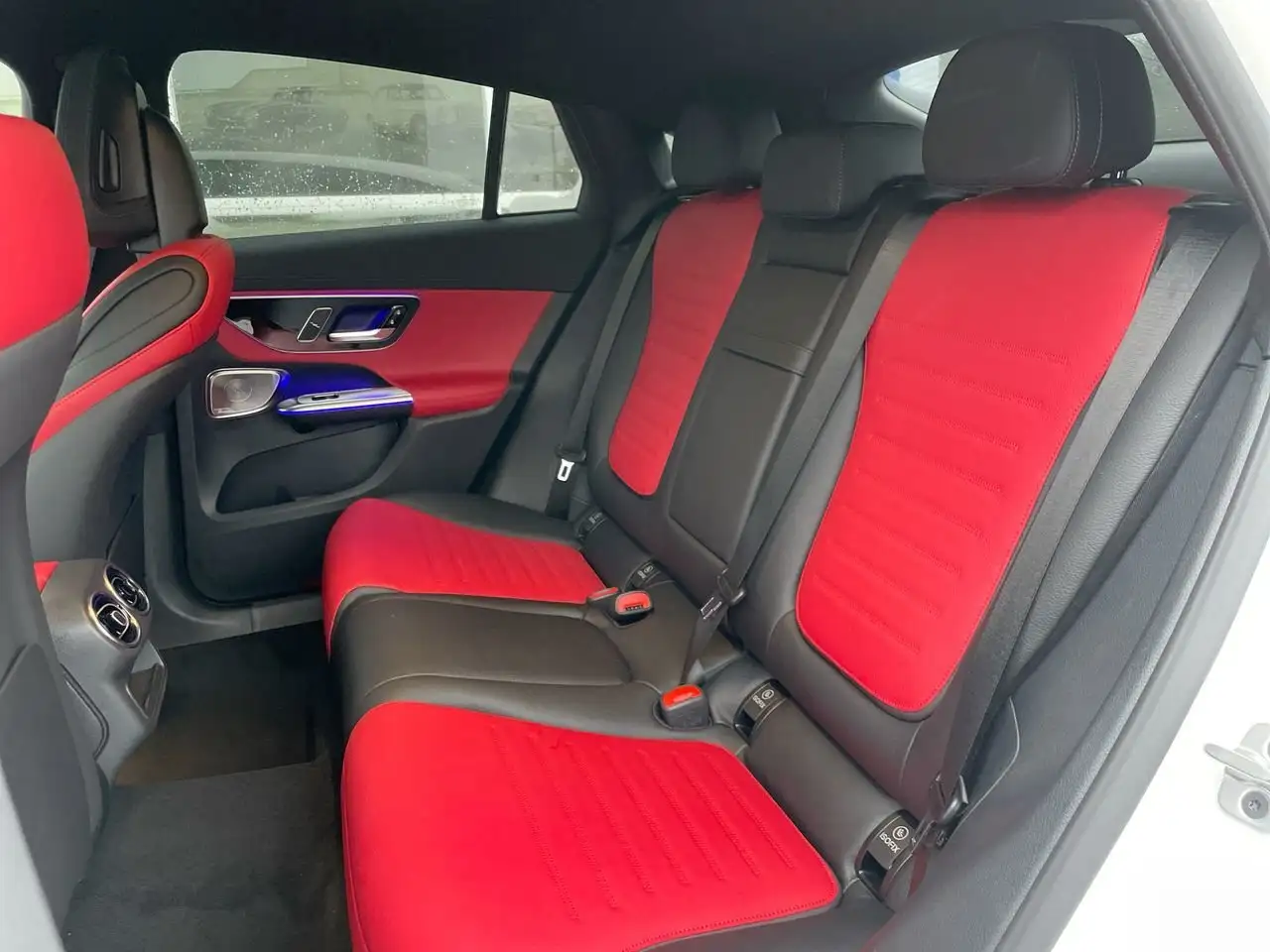 Mercedes-Benz GLC снимка Mercedes-Benz GLC