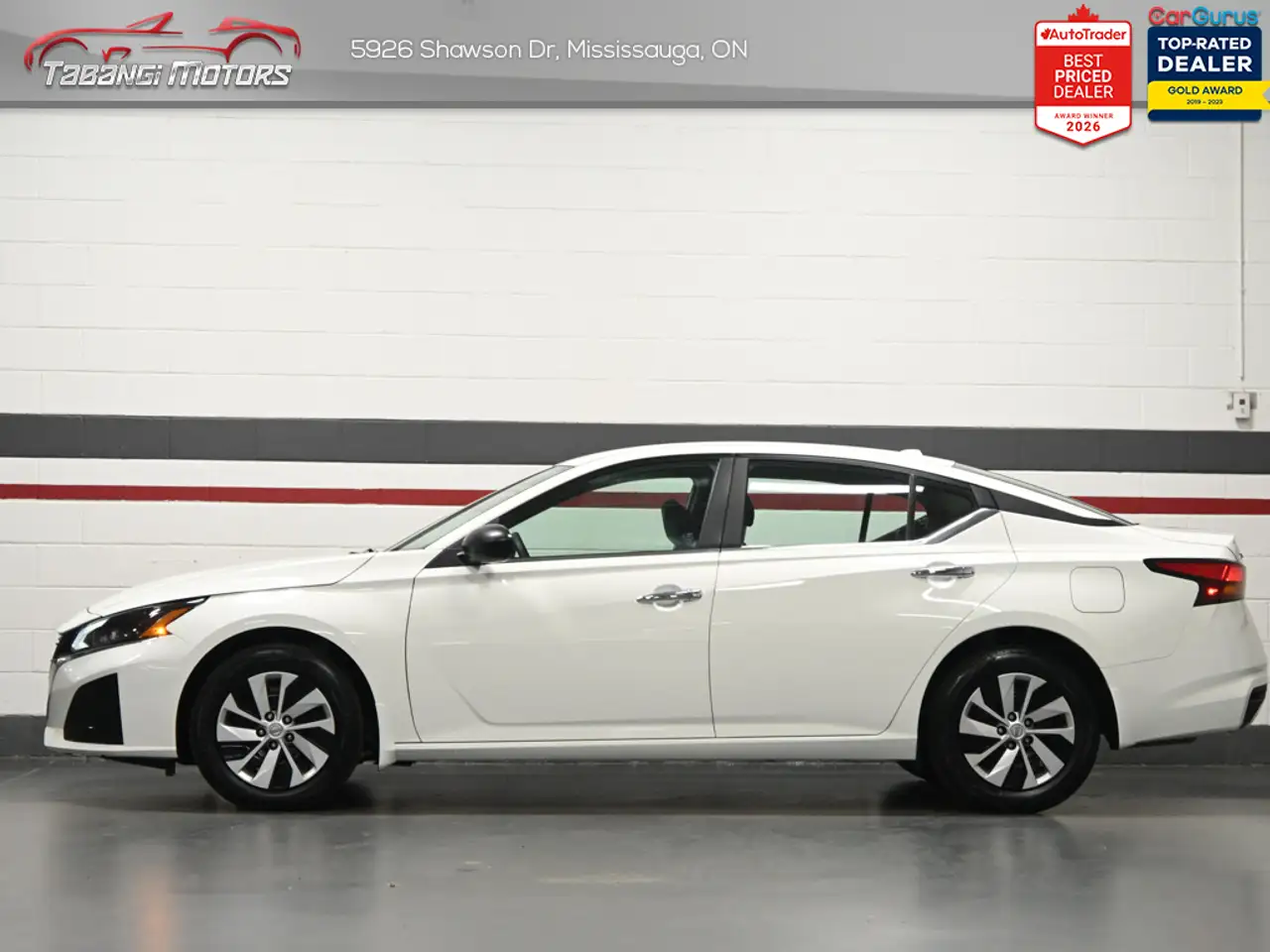 Nissan Altima fotografie Nissan Altima