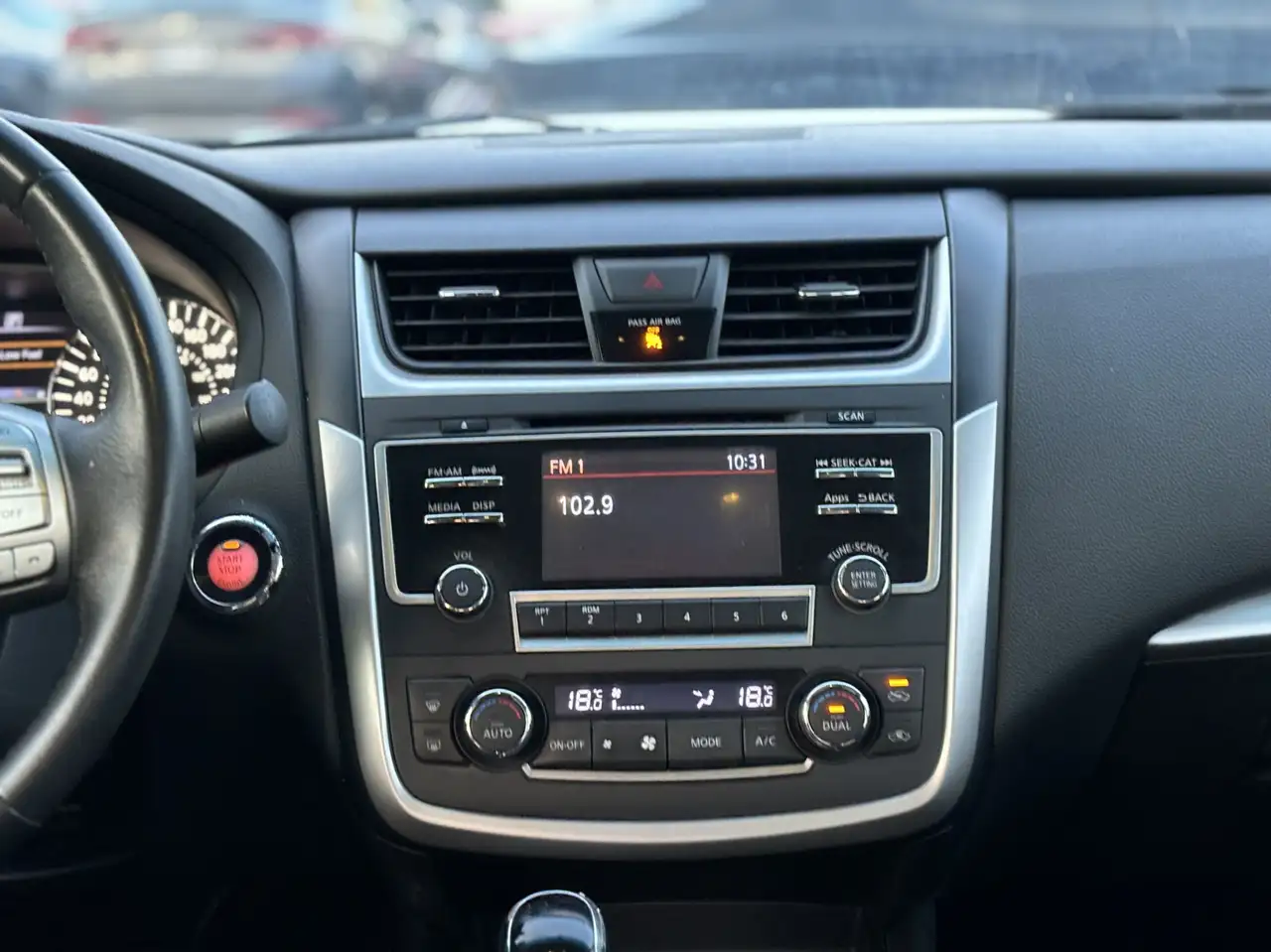 Nissan Altima снимка Nissan Altima