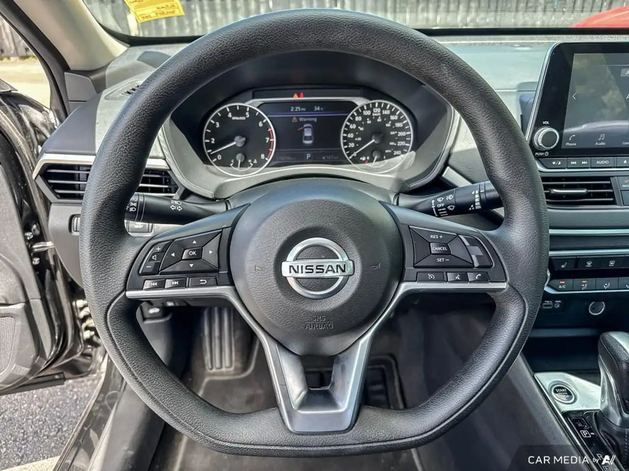 Nissan Altima снимка Nissan Altima
