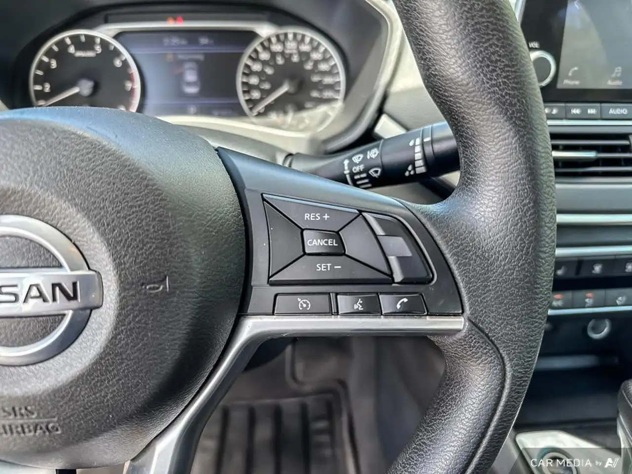 Nissan Altima снимка Nissan Altima
