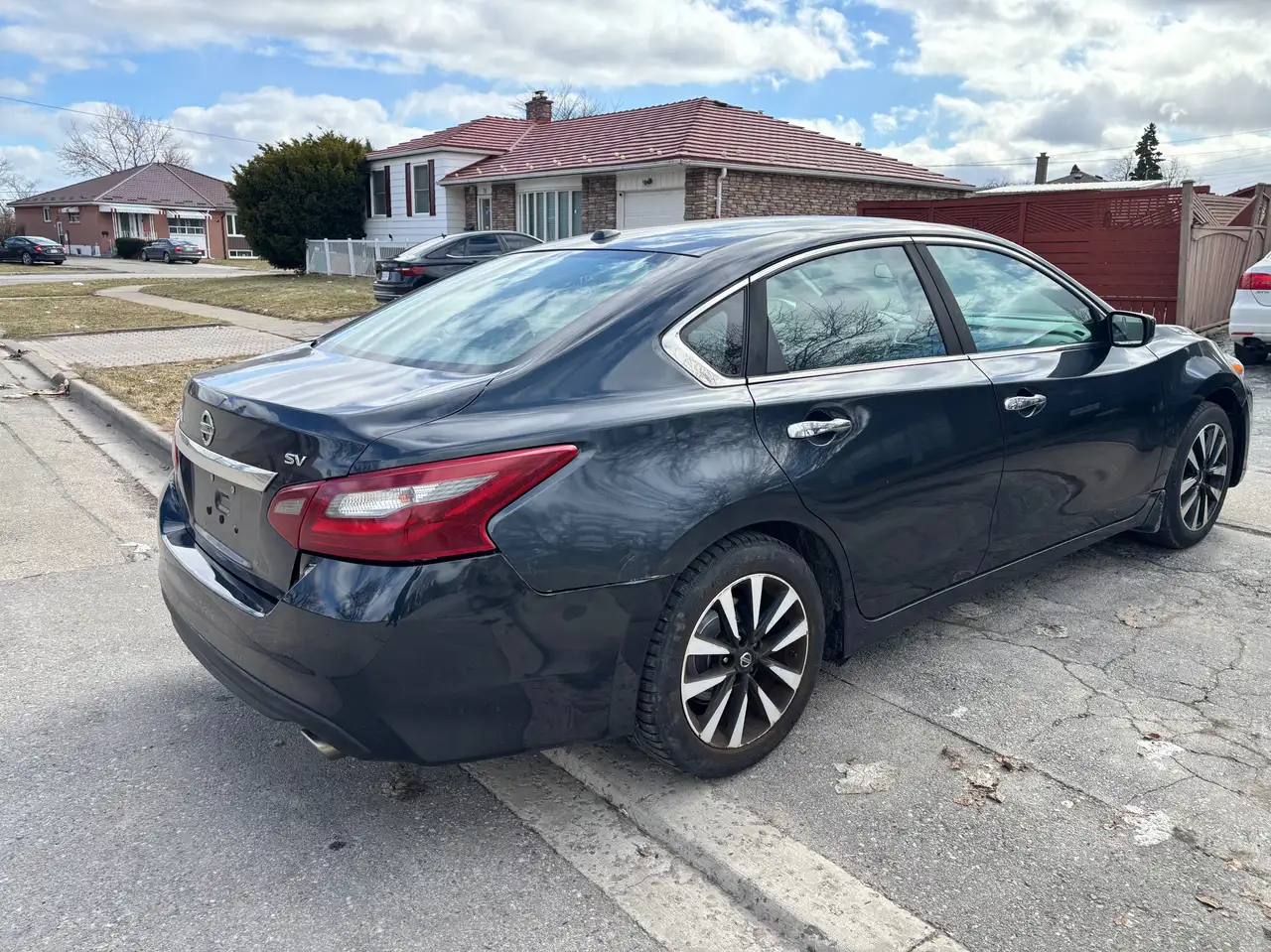 Nissan Altima снимка Nissan Altima