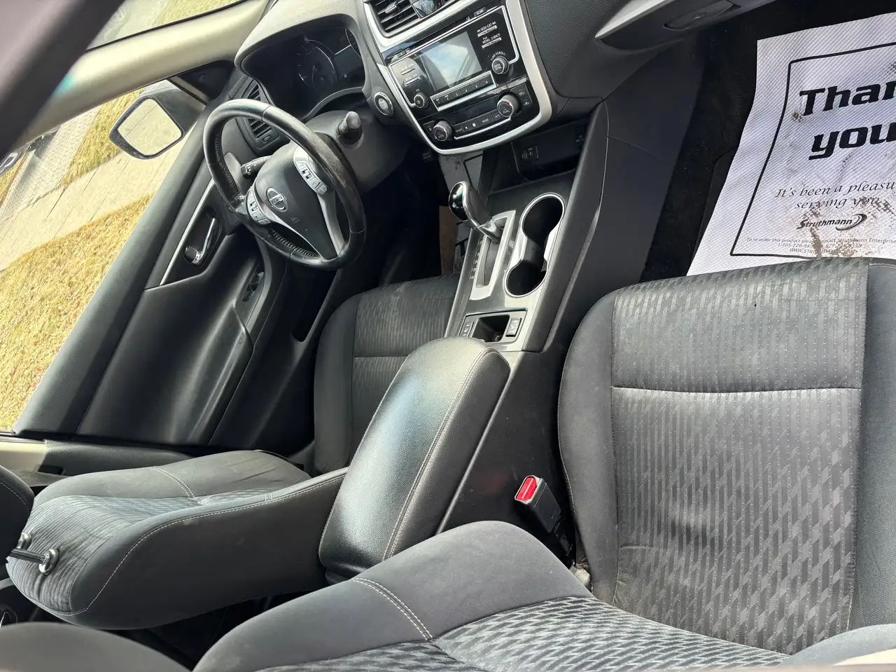 Nissan Altima снимка Nissan Altima