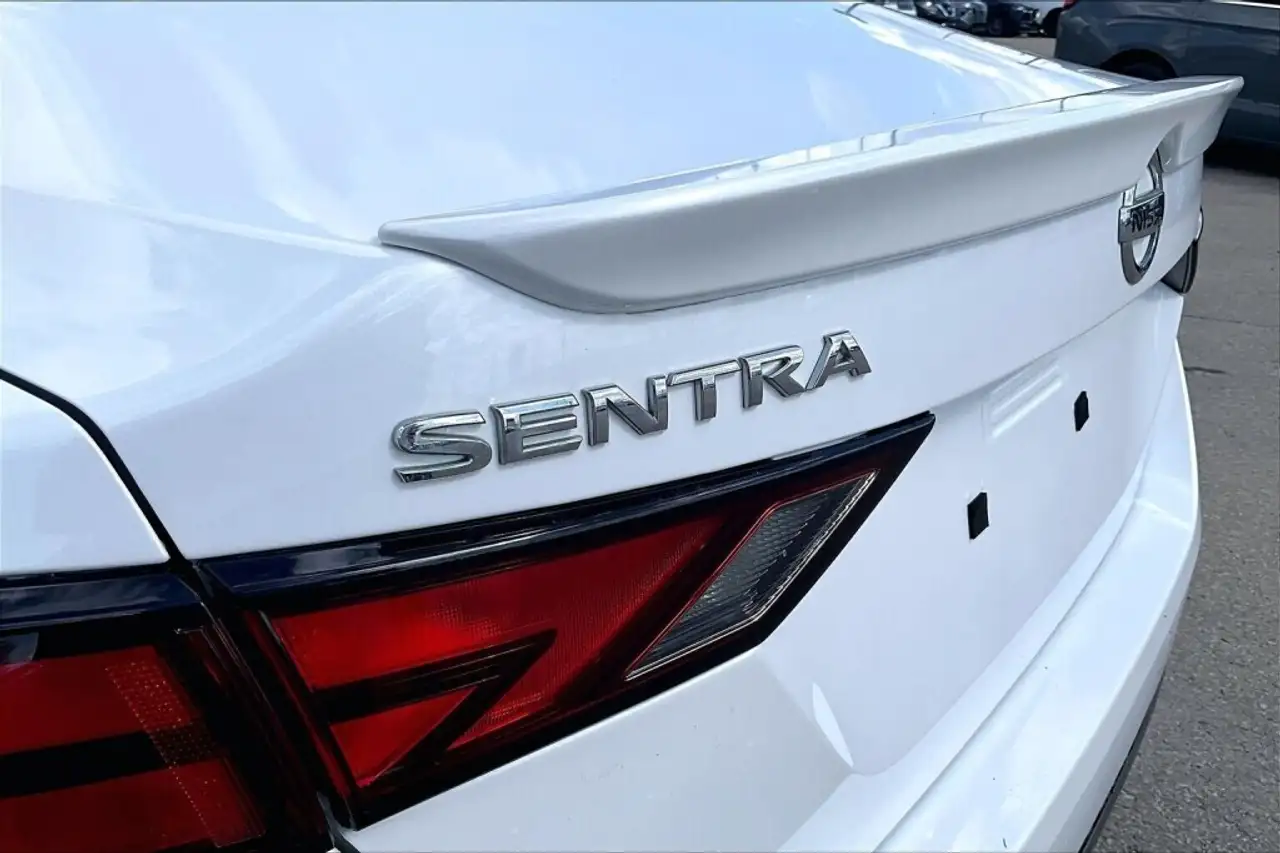 Nissan Sentra photo Nissan Sentra