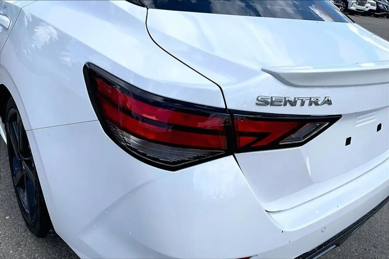 Nissan Sentra photo Nissan Sentra