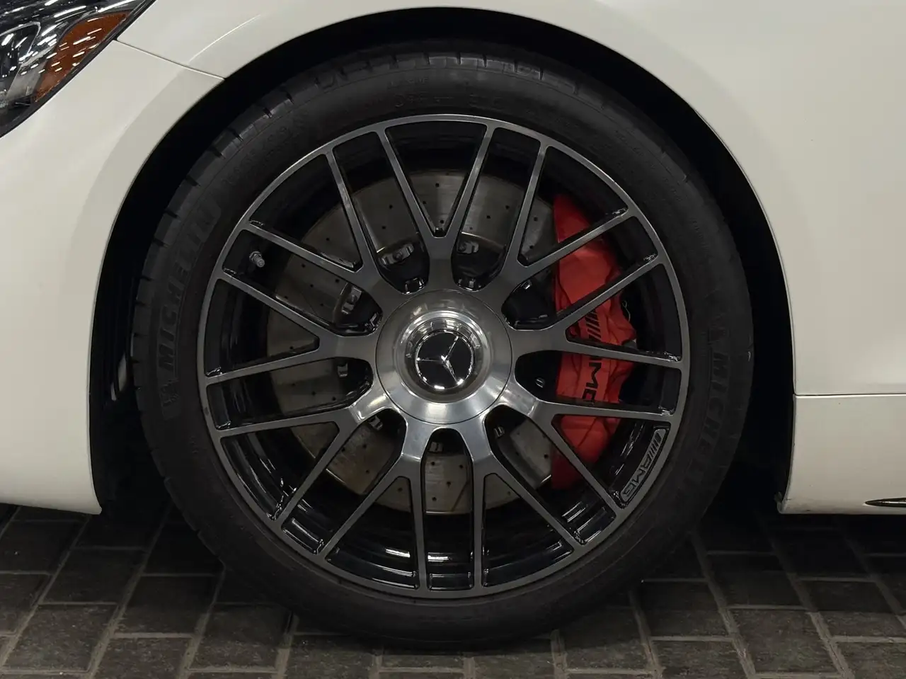 Mercedes-Benz AMG GT снимка Mercedes-Benz AMG GT