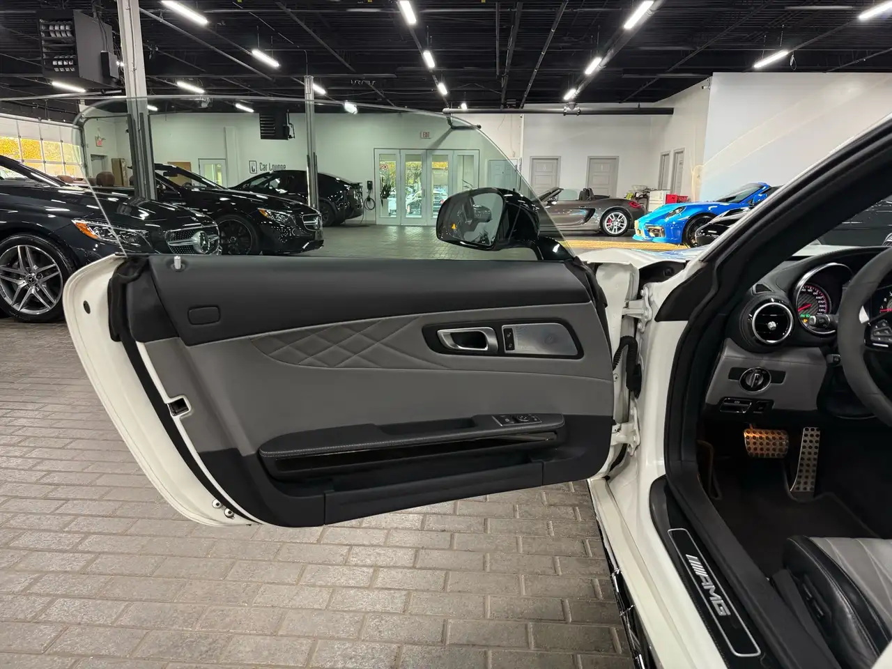 Mercedes-Benz AMG GT снимка Mercedes-Benz AMG GT