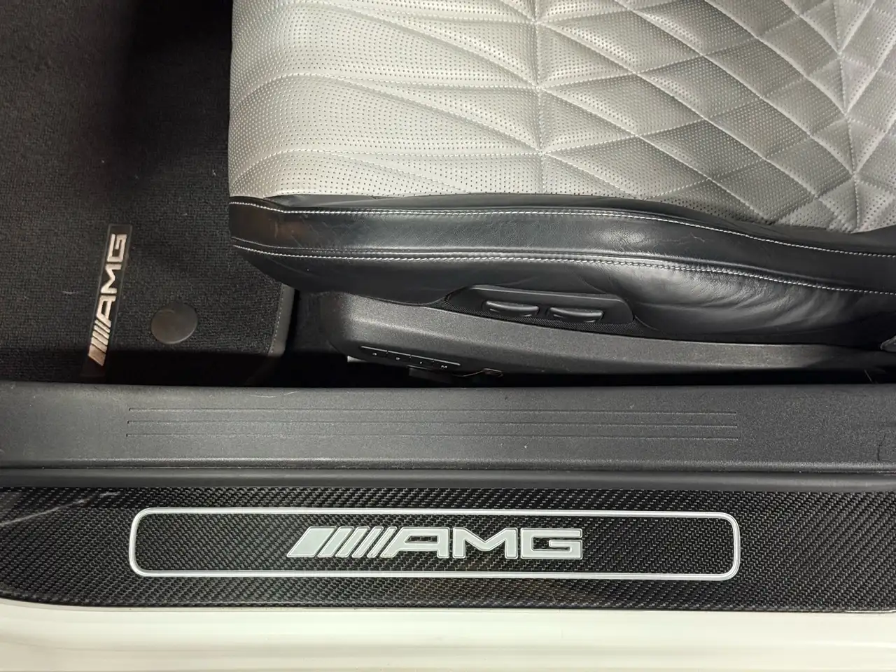 Mercedes-Benz AMG GT снимка Mercedes-Benz AMG GT