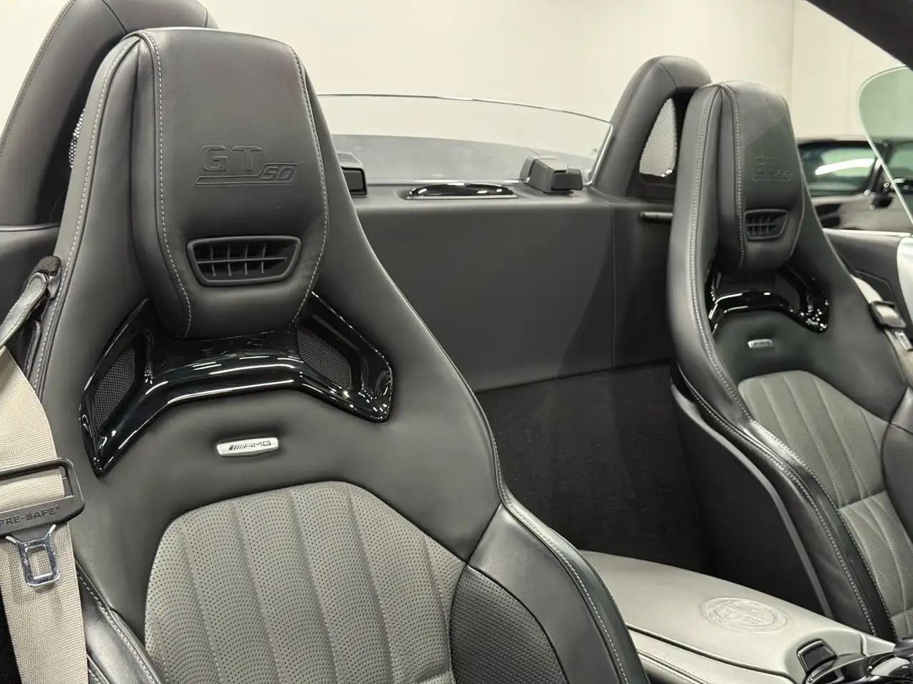 Mercedes-Benz AMG GT снимка Mercedes-Benz AMG GT