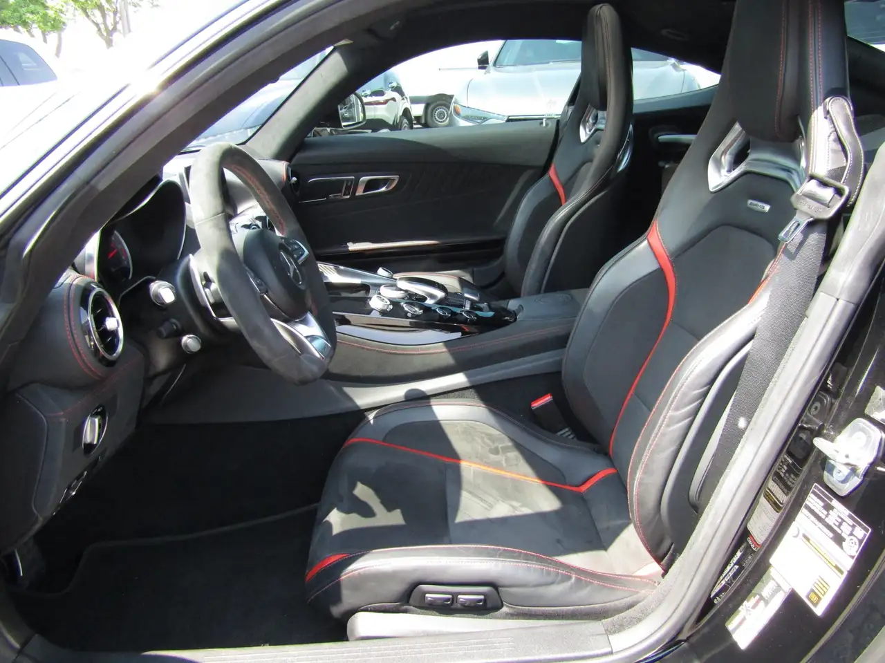 Mercedes-Benz AMG GT снимка Mercedes-Benz AMG GT