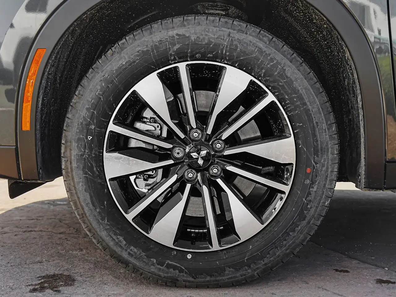 Mitsubishi Outlander photo Mitsubishi Outlander