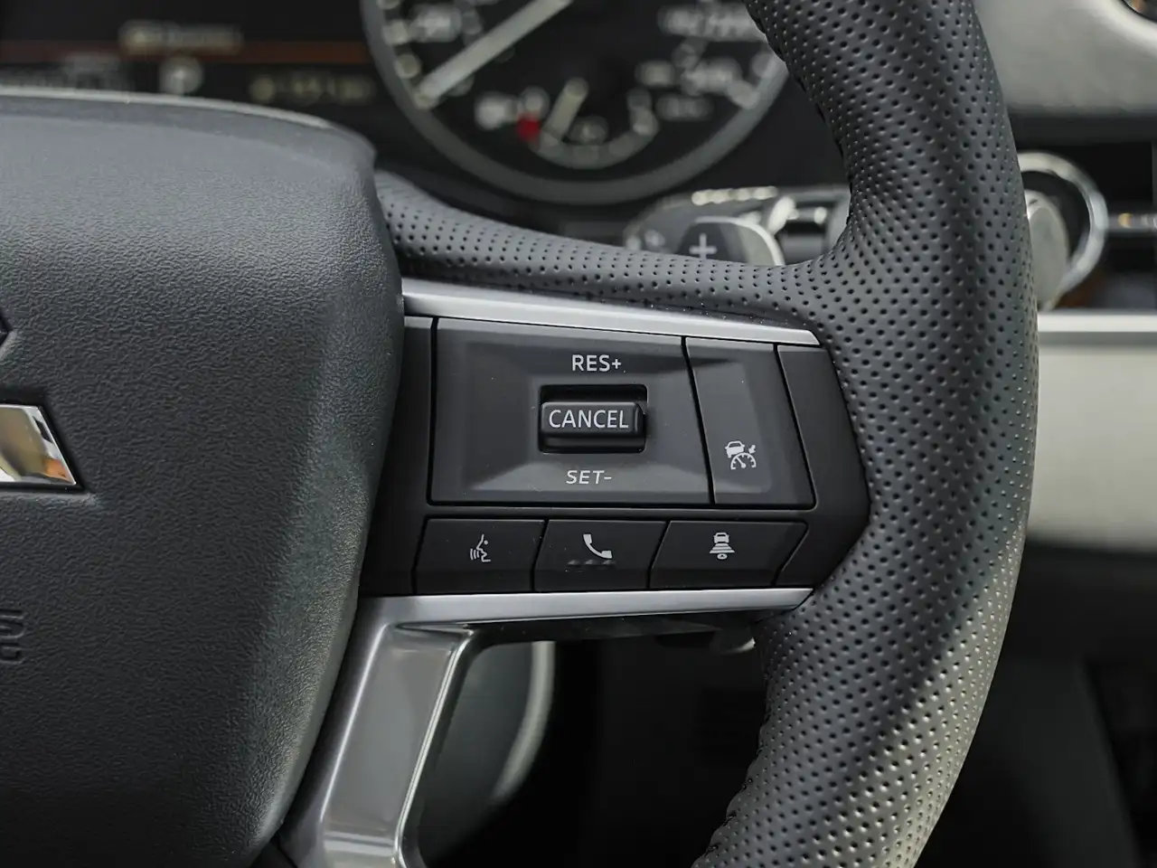 Mitsubishi Outlander photo Mitsubishi Outlander