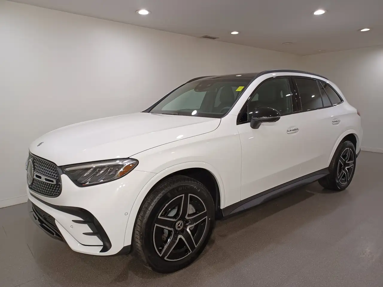 Mercedes-Benz GLC снимка Mercedes-Benz GLC
