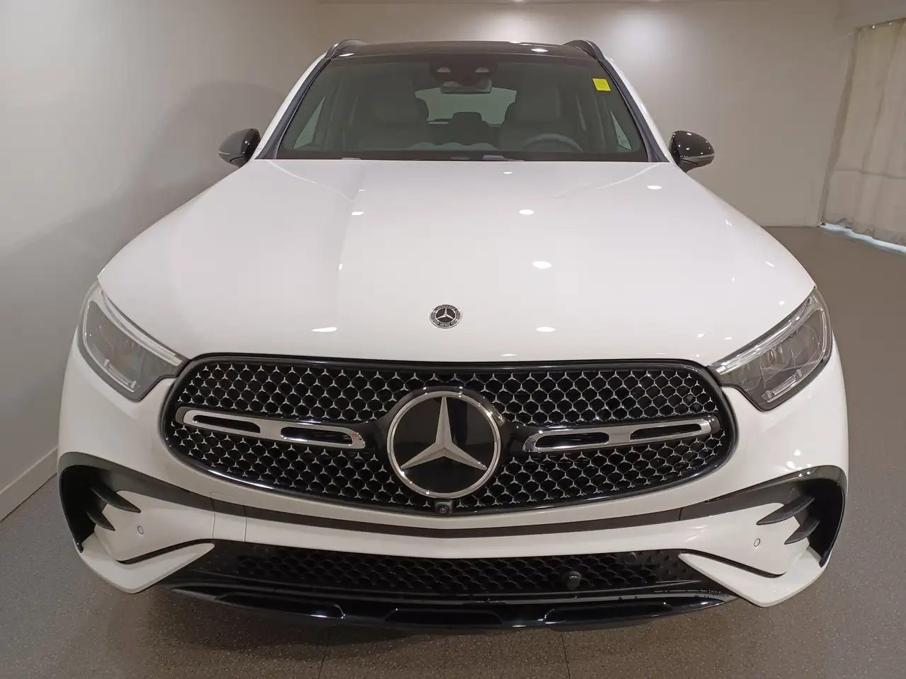 Mercedes-Benz GLC снимка Mercedes-Benz GLC