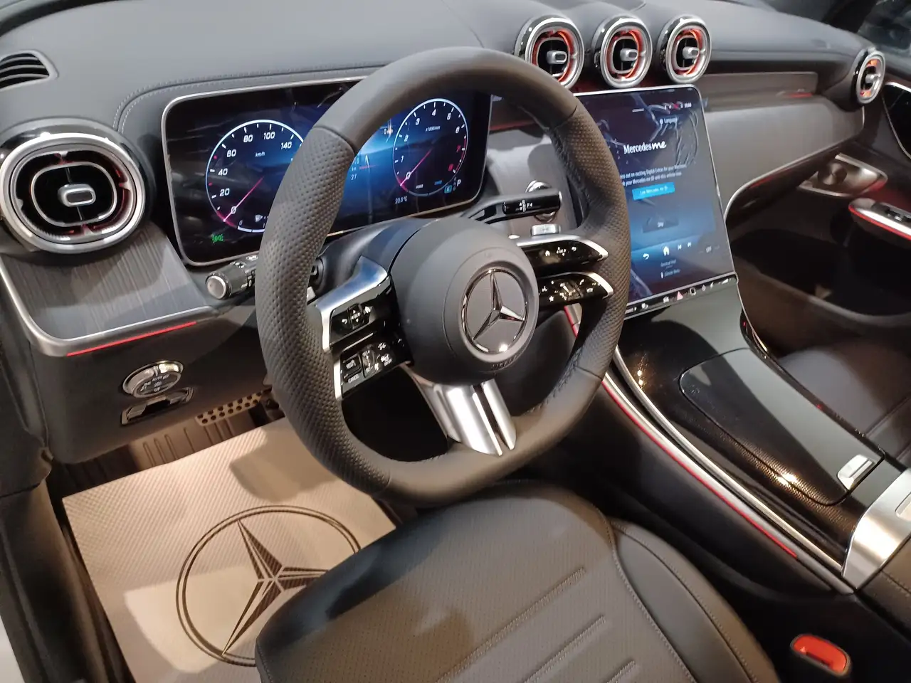 Mercedes-Benz GLC снимка Mercedes-Benz GLC