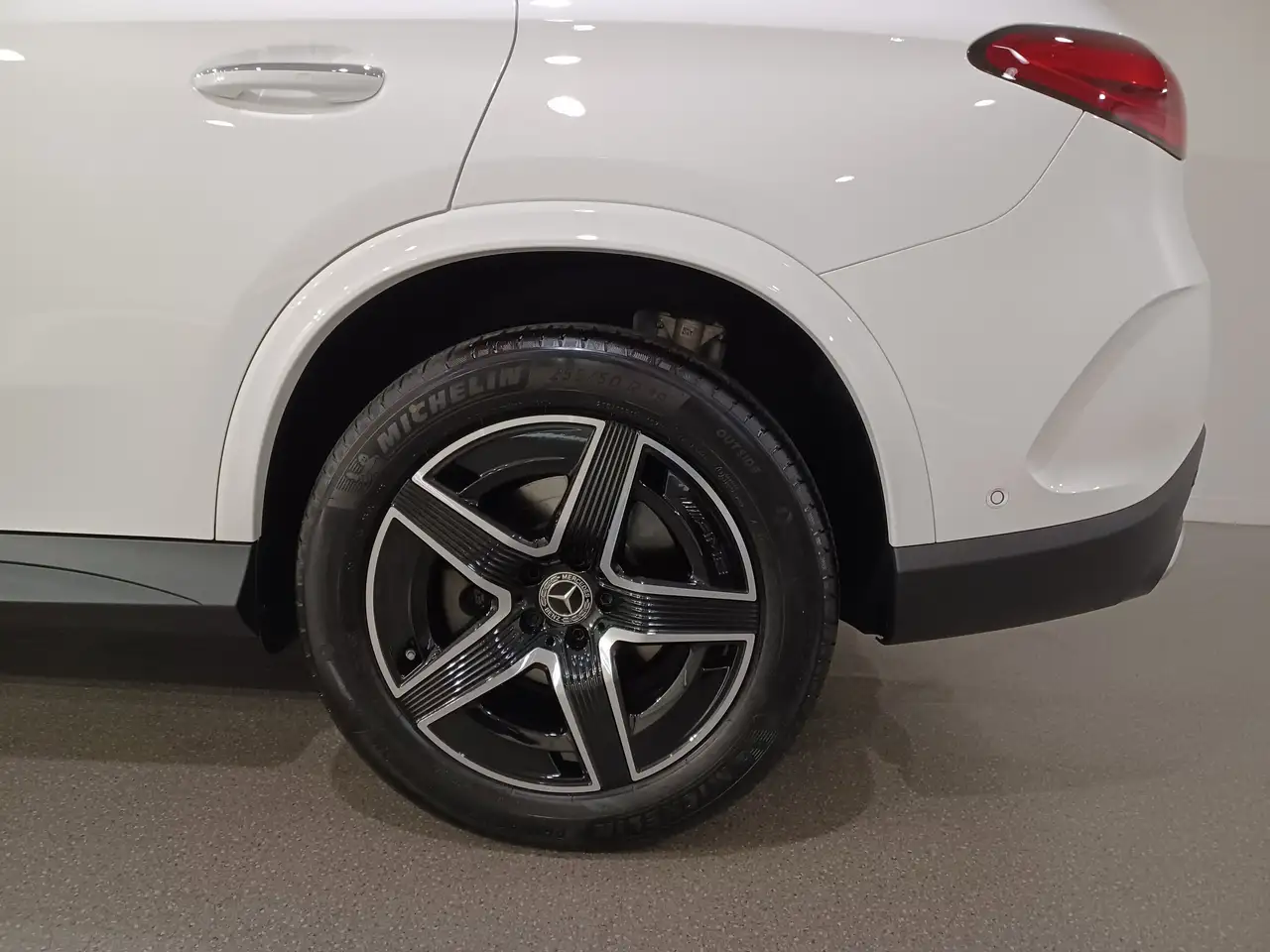 Mercedes-Benz GLC снимка Mercedes-Benz GLC