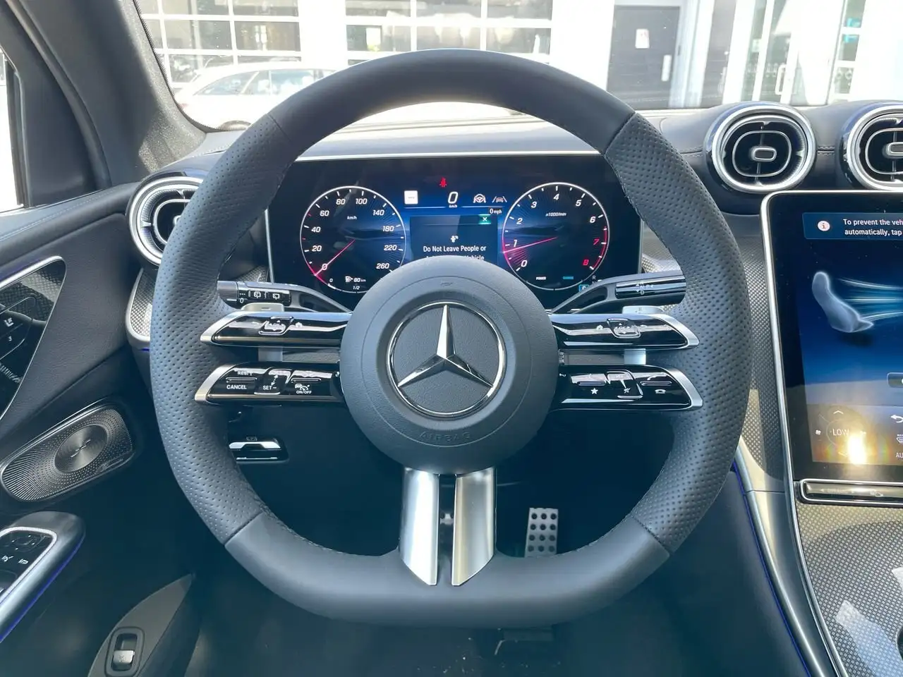 Mercedes-Benz GLC снимка Mercedes-Benz GLC