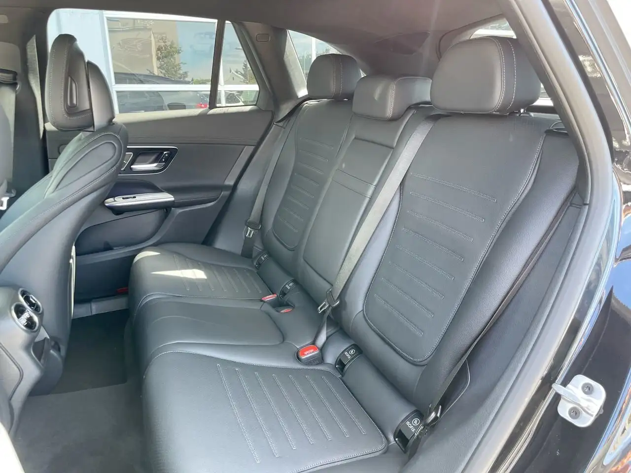 Mercedes-Benz GLC снимка Mercedes-Benz GLC