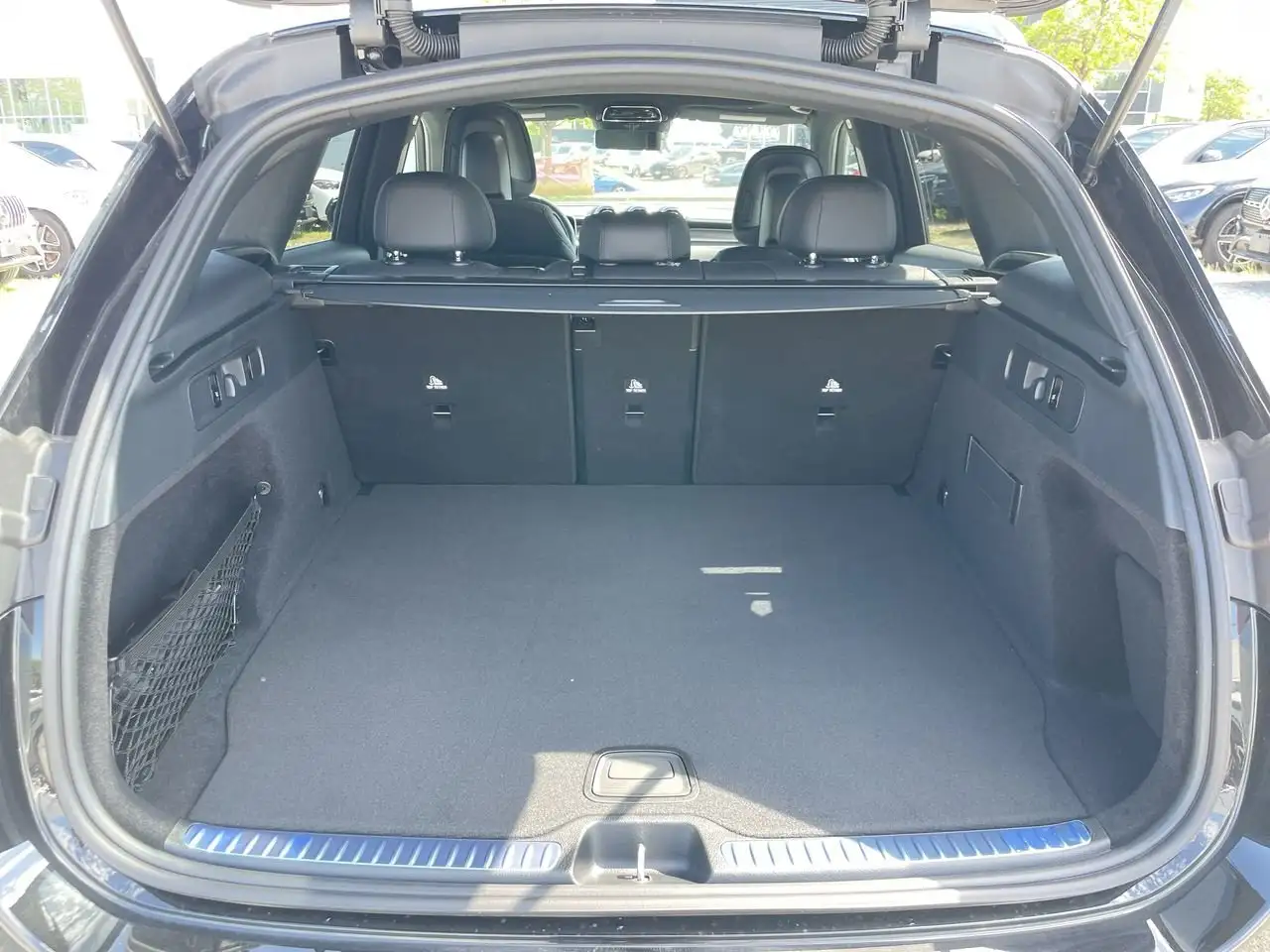 Mercedes-Benz GLC снимка Mercedes-Benz GLC