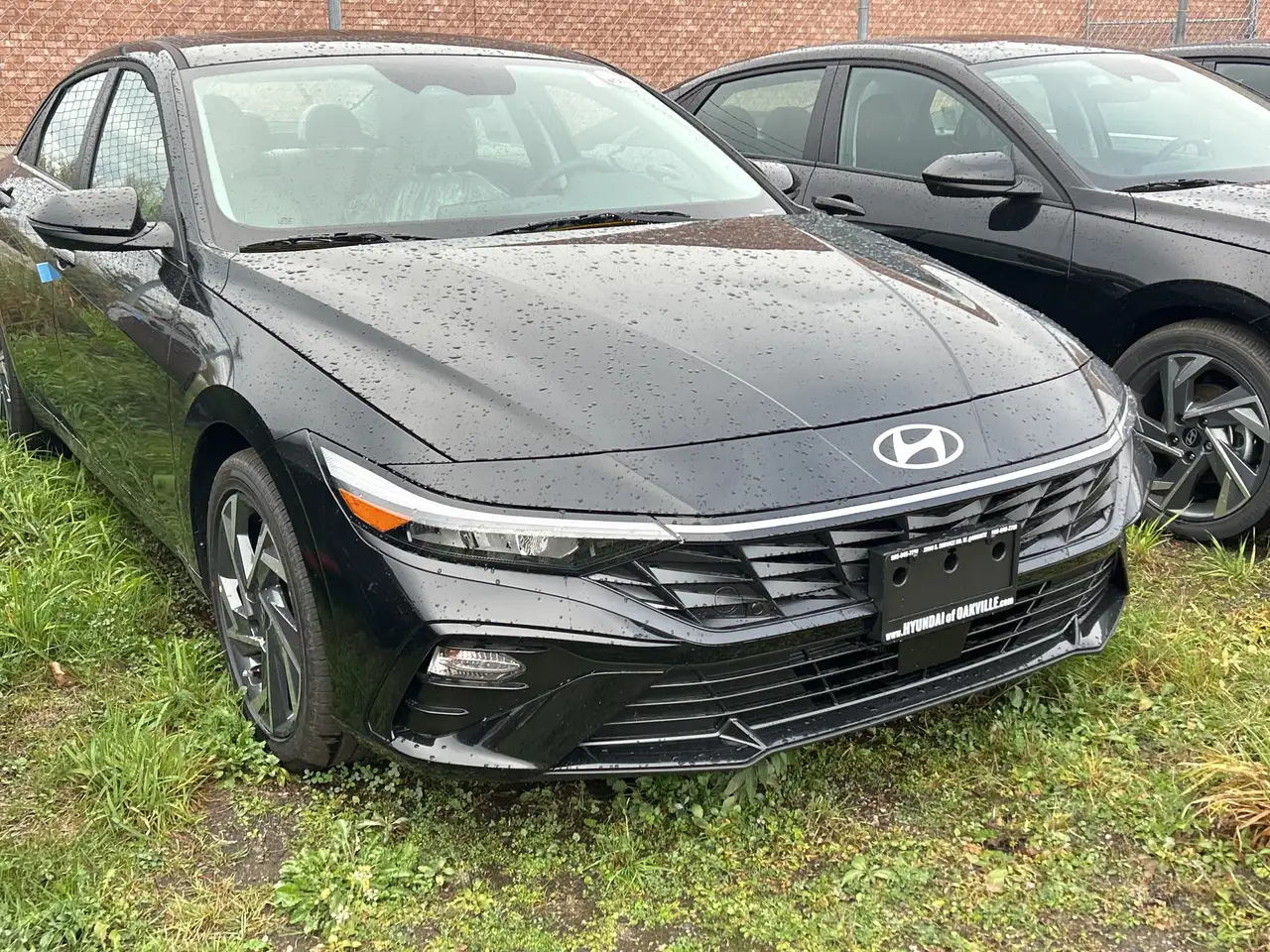 Hyundai ELANTRA снимка Hyundai ELANTRA
