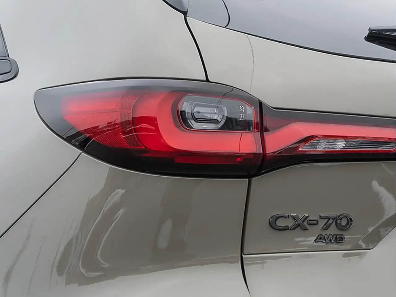 Mazda CX-70 MHEV fotografie Mazda CX-70 MHEV