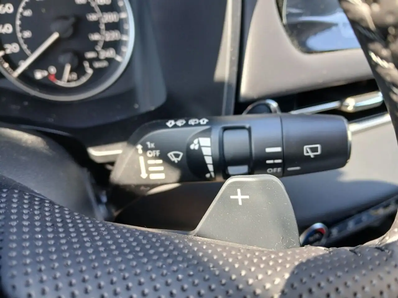 Mitsubishi Outlander снимка Mitsubishi Outlander