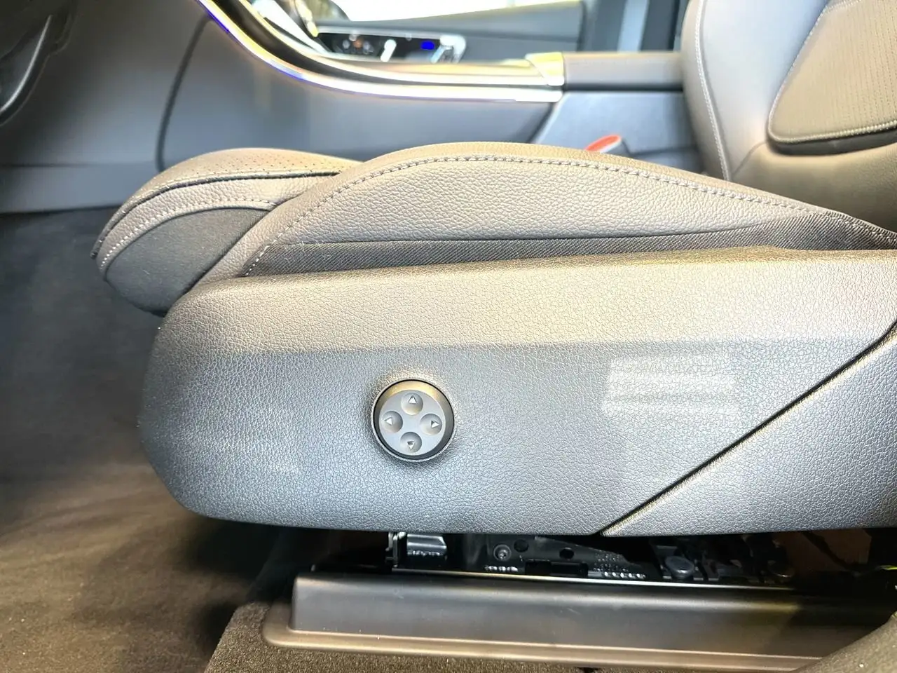 Mercedes-Benz GLC снимка Mercedes-Benz GLC
