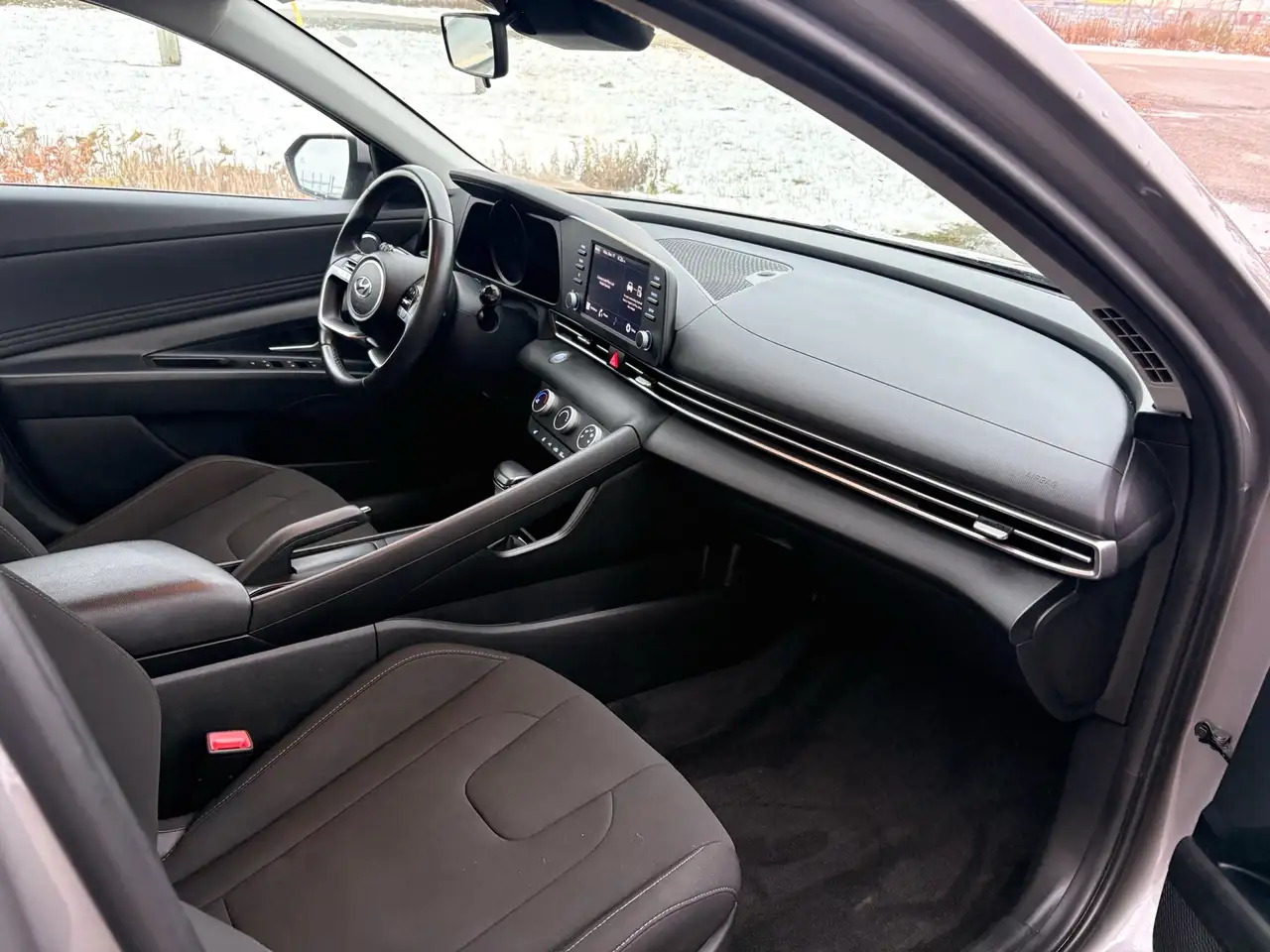 Hyundai ELANTRA снимка Hyundai ELANTRA