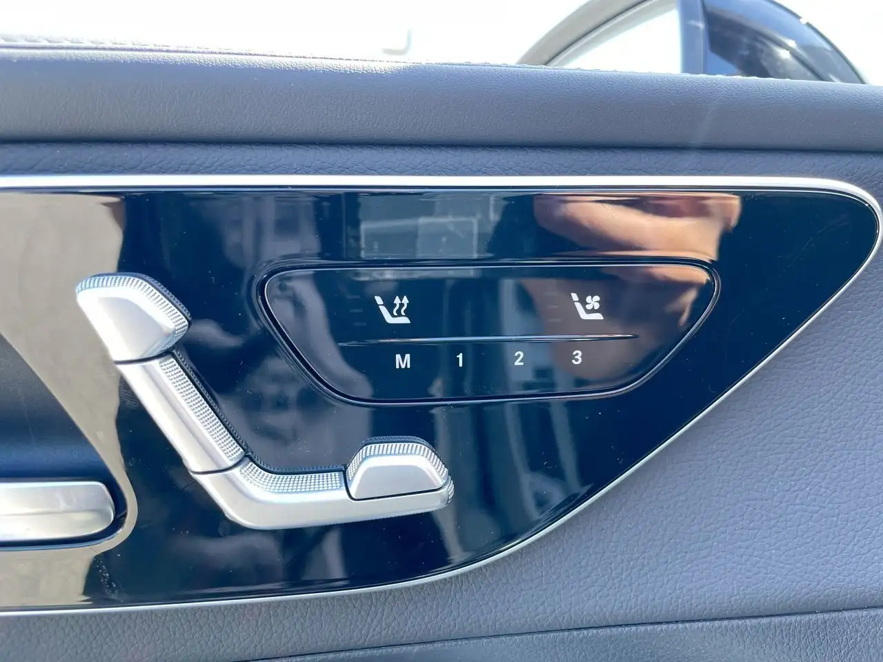 Mercedes-Benz GLC снимка Mercedes-Benz GLC