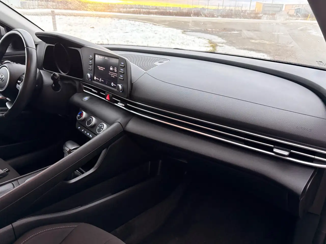 Hyundai ELANTRA снимка Hyundai ELANTRA