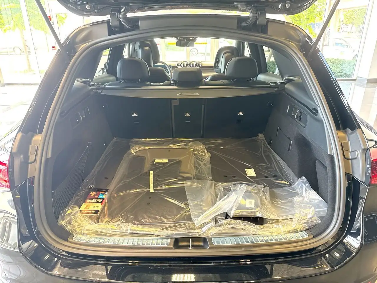 Mercedes-Benz GLC снимка Mercedes-Benz GLC