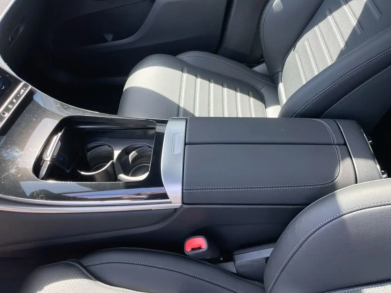 Mercedes-Benz GLC снимка Mercedes-Benz GLC