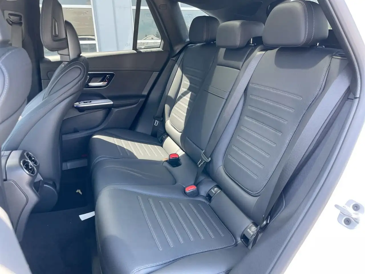 Mercedes-Benz GLC снимка Mercedes-Benz GLC