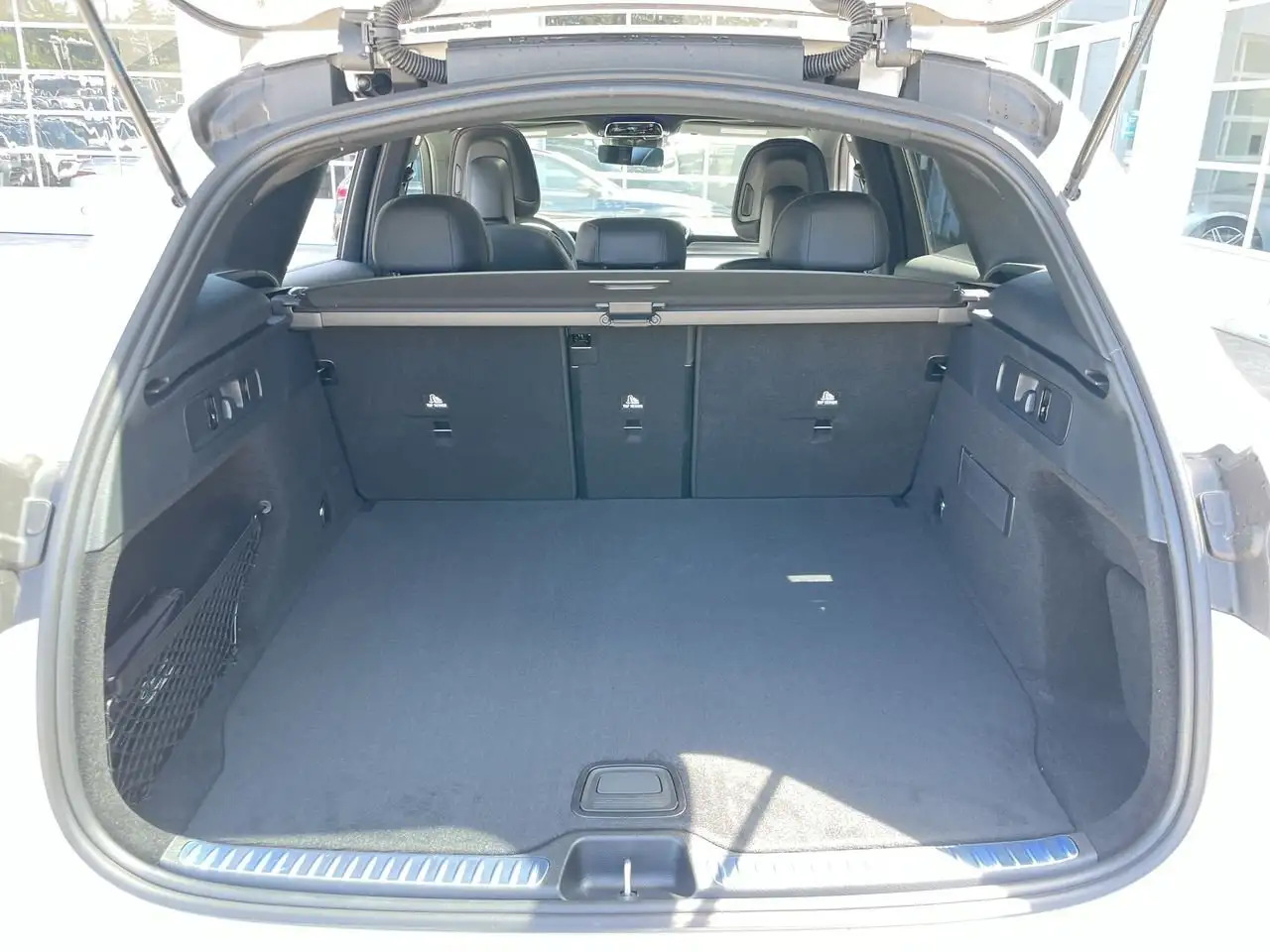 Mercedes-Benz GLC снимка Mercedes-Benz GLC