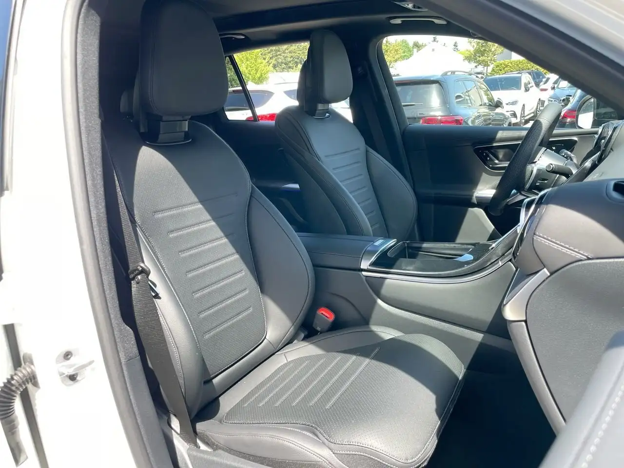 Mercedes-Benz GLC снимка Mercedes-Benz GLC