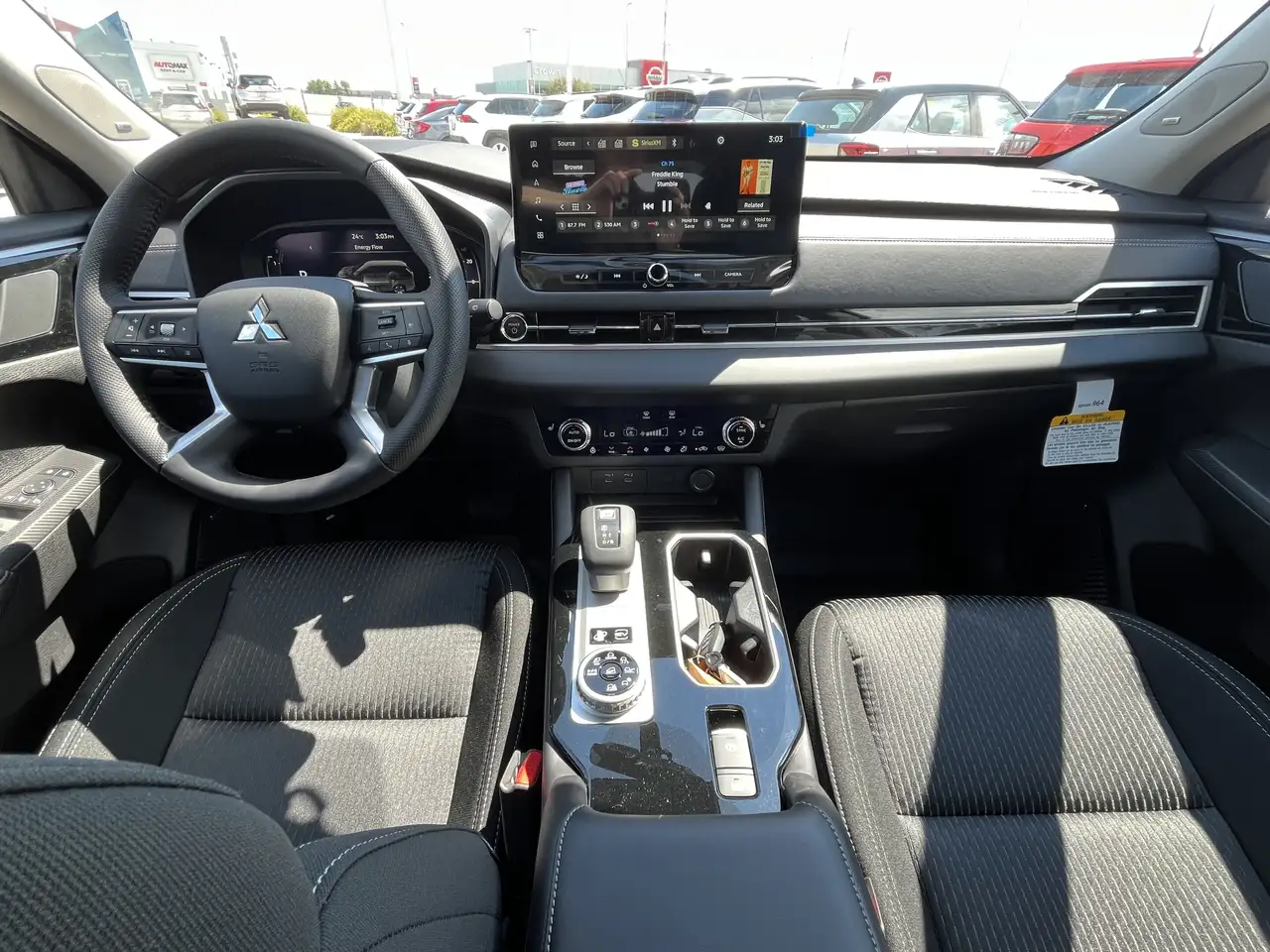 Mitsubishi Outlander снимка Mitsubishi Outlander